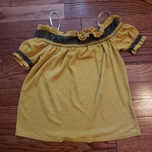 E M mustard yellow short sleeve top